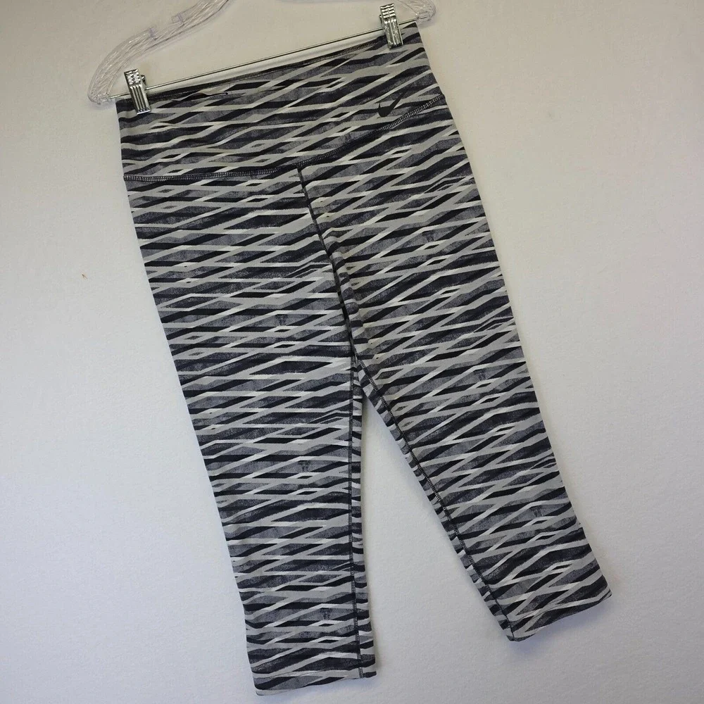 Nike Leggings Womens L Gray Skinny Mid Rise Capri Stretch Running Athleisure Gym